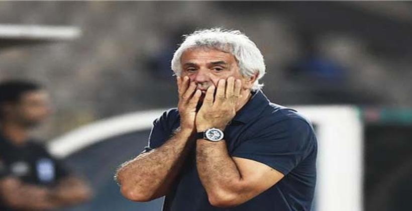 بعد الخروج المخيب من "الكان".. مدرب "الأسود" يفاجئ وسائل الإعلام بهذا التصرف