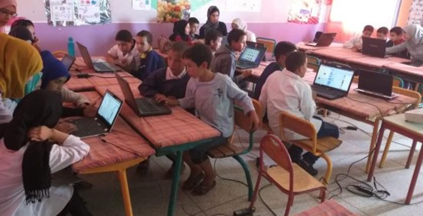 توزيع مجموعة من اللوازم و المعدات الدراسية على تلاميذ القرى بالصويرة