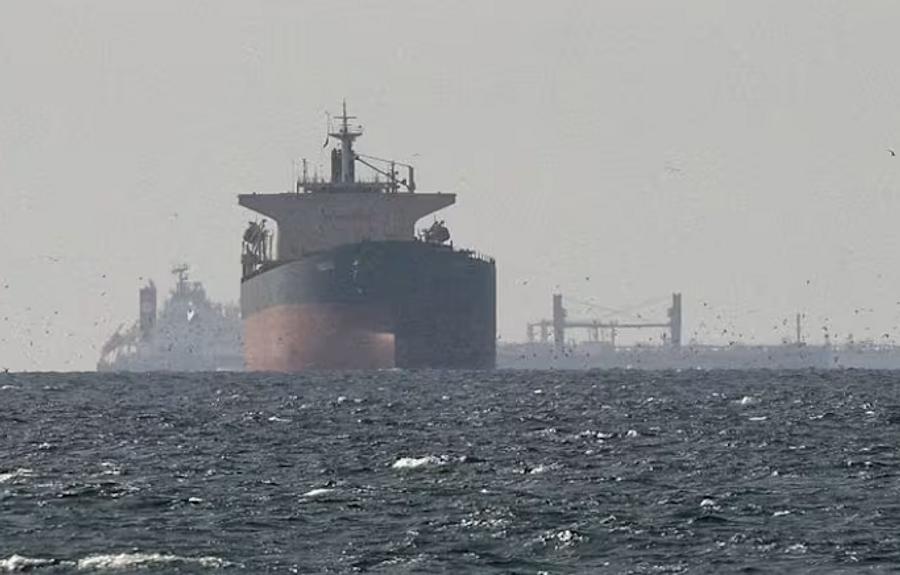 ספינות צרפתיות ויפניות חוצות את מצר הורמוז בפעם הראשונה מאז המלחמה