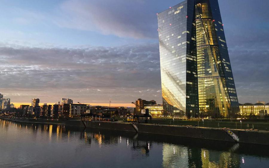 ECB warns euro zone banks near reserve limits as liquidity shrinks