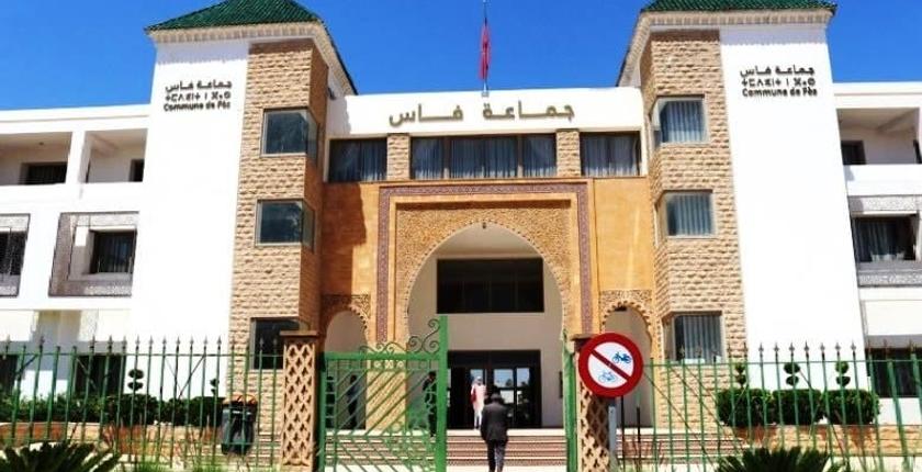 المعارضة بفاس تضع العمدة في قلب العاصفة لهذا السبب