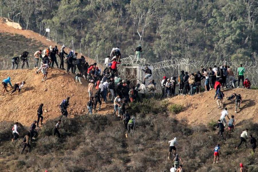 Plus de 800 migrants interpellés lors d’opérations sécuritaires dans le nord du Maroc