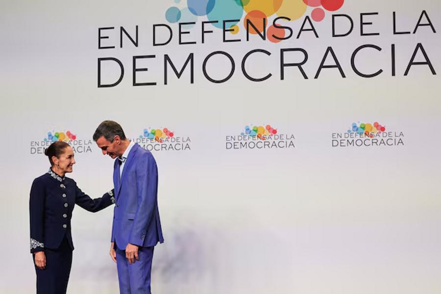 Mexico and Spain move to rebuild ties with landmark presidential visit