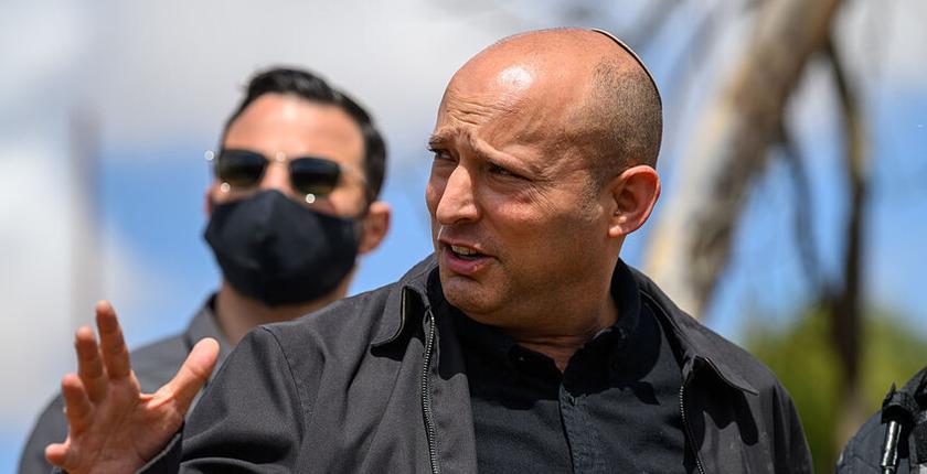 בנט תוקף את סמוטריץ' ואת נתניהו: התחמקות מגיוס עלתה לנו בחייהם של החיילים