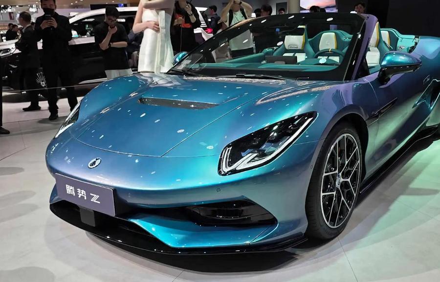 Byd presenta hyperdeportivo eléctrico y carga ultrarrápida en Pekín