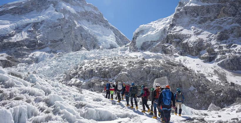 Crevasse delays opening of everest climbing route in Nepal