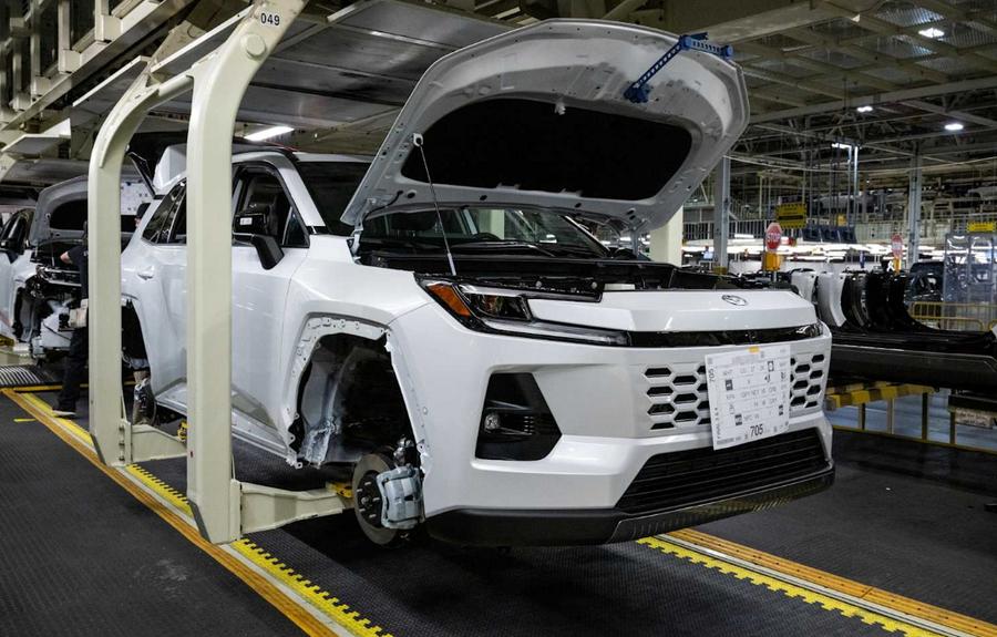 Toyota global sales fall again as Middle East demand weakens