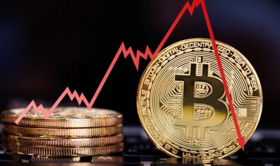 Bitcoin falls as Bank of Japan stance revives carry trade fears