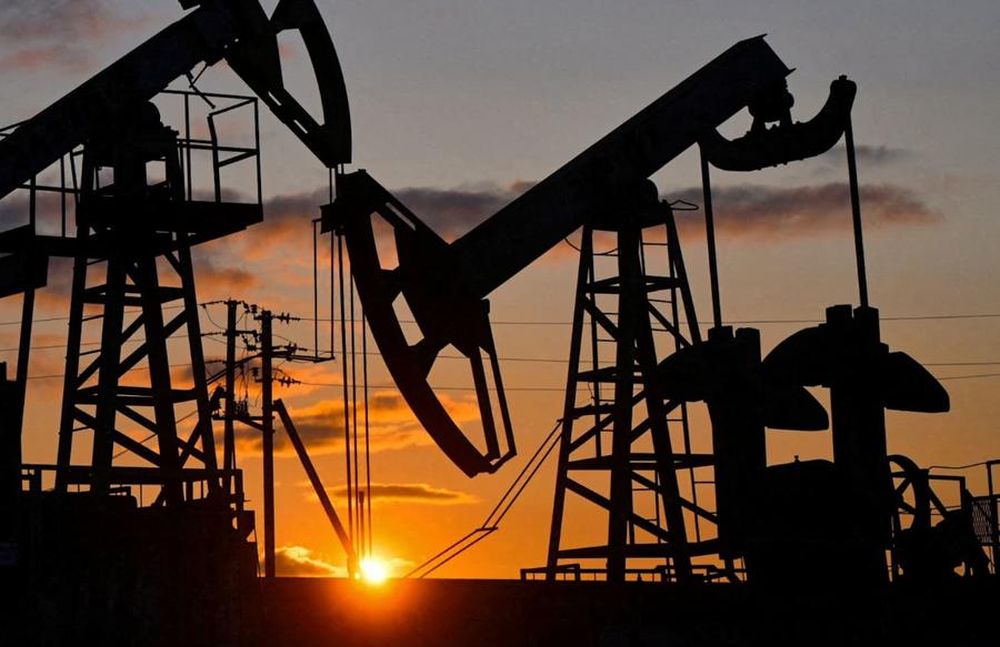 Brent crude falls below 110 dollars after volatile spike above 120