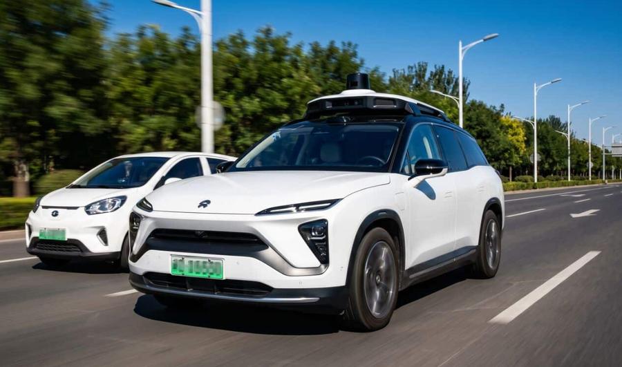 China suspends robotaxi licences after Baidu system failure