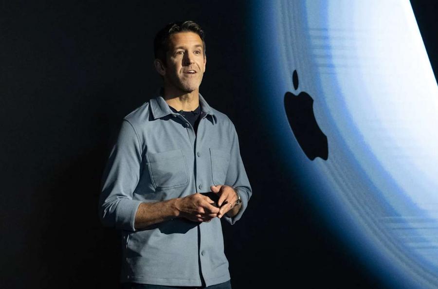 Apple names john ternus as ceo to succeed tim cook