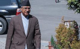 Orden de arresto contra el ex primer ministro de Nepal por blanqueo de dinero