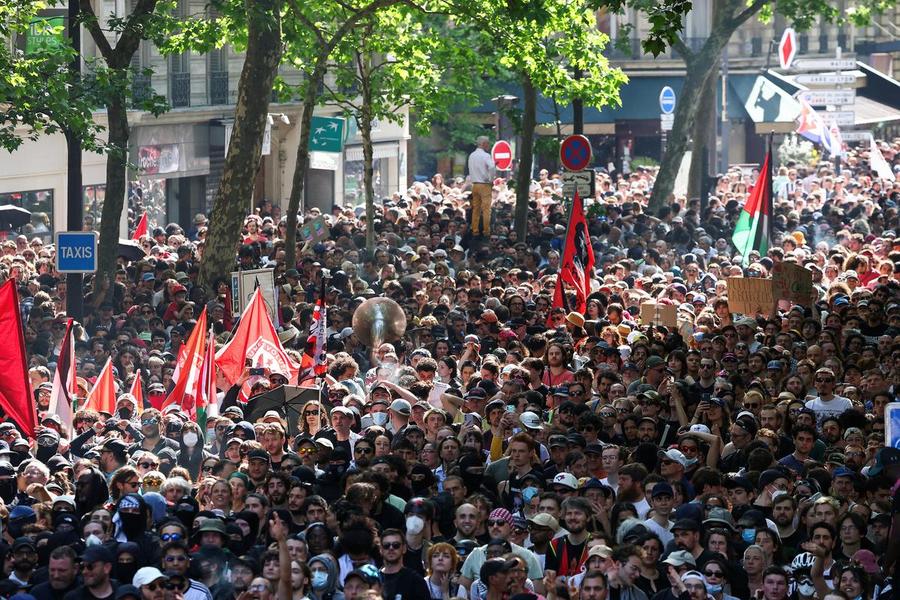French unions oppose plan to expand work on may day