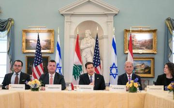 Raras negociações diretas entre Israel e o Líbano, mediadas pelo principal diplomata norte-americano, têm início
