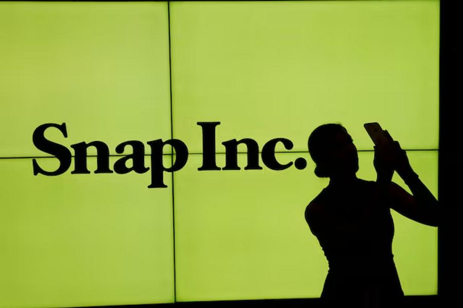 Snap to lay off about 16% of staff