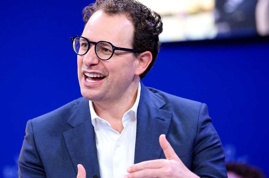 Anthropic draws funding offers valuing AI startup up to $800 billion
