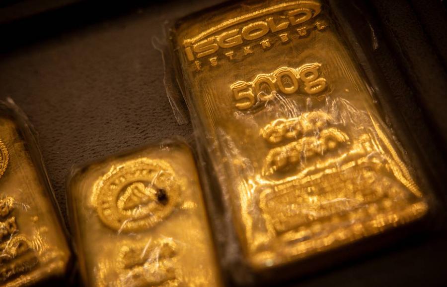 Gold falls as Trump Hormuz blockade lifts oil and dollar