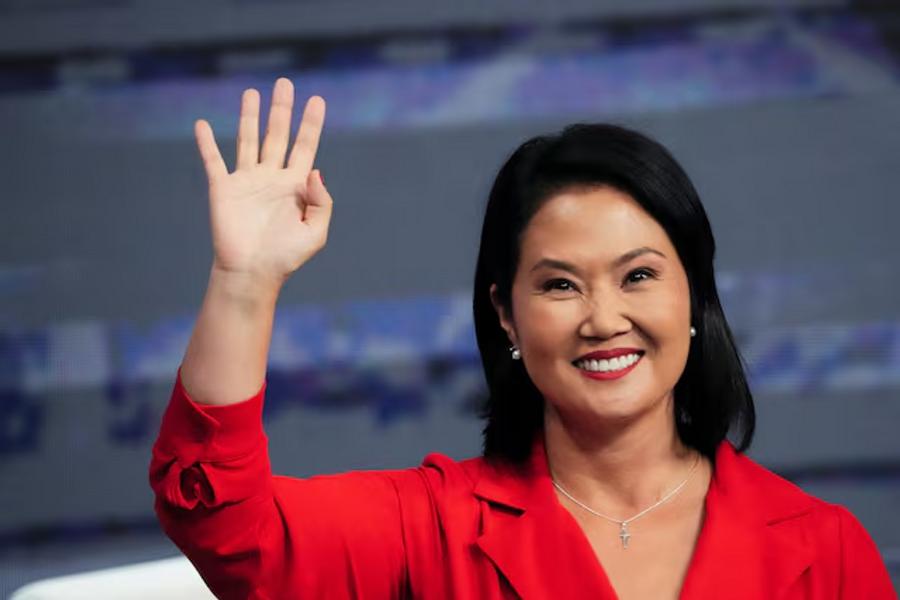 Keiko Fujimori leads Peru presidential race one week before vote