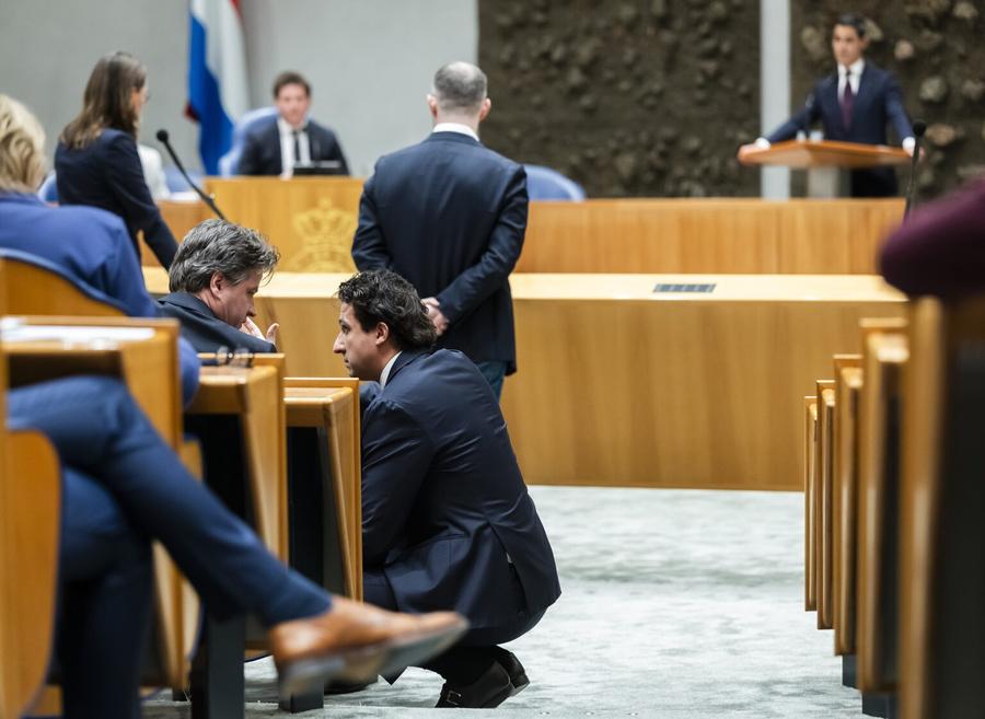 Oppositie valt Jetten aan vanwege pensioenleeftijd en bezuinigingen