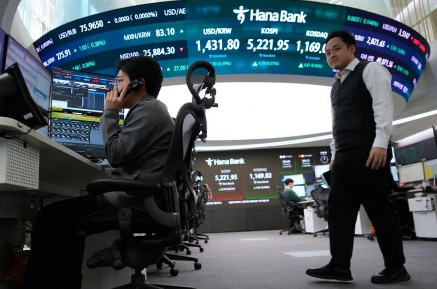 Global markets plunge after Trump's Fed chair pick