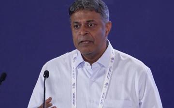 सर्वम एआई के सह-संस्थापक विवेक राघवन का कहना है कि भारत को 'डिजिटल उपनिवेश' के खतरे से बचने के लिए संप्रभु एआई विकसित करना होगा।