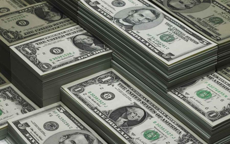 El euro cae a mínimo de un mes por alza del petróleo y dudas sobre el BCE