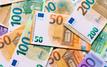 Euro slips to four-week low as hawkish Fed and tensions unsettle markets