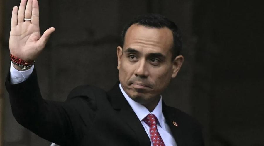 Pérou : Le Parlement destitue José Jeri à l’approche d’une présidentielle sous tension