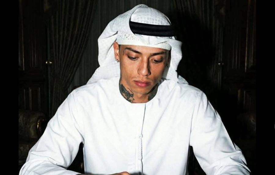 مغني راب بريطاني شهير يعلن اعتناقه الإسلام