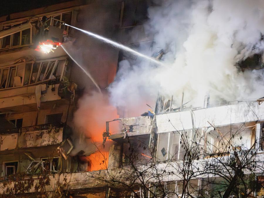 Ukraine : Des explosions réveillent Kiev à l’approche d’un anniversaire symbolique