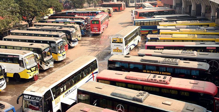 जनवरी में भारत के कमर्शियल व्हीकल उद्योग में 27% (साल-दर-साल) की उछाल; जीएसटी में कटौती से बिक्री में वृद्धि हुई: आईसीआरए