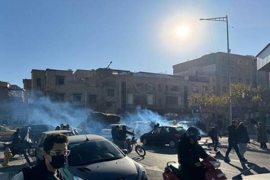 מספר ההרוגים בפיגוע בבית ספר בדרום איראן עלה ל-85