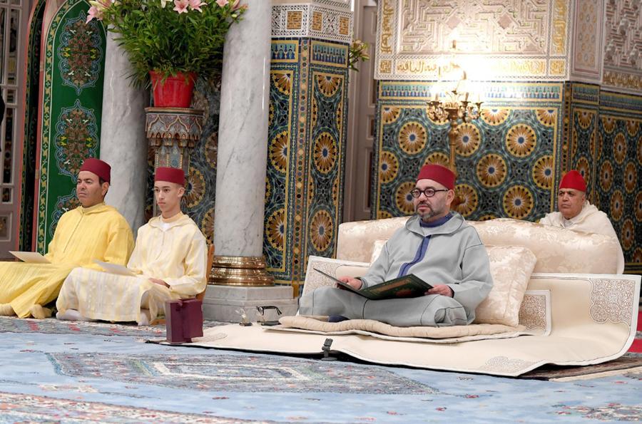 أمير المؤمنين يأمر بفتح 157 مسجدا في رمضان
