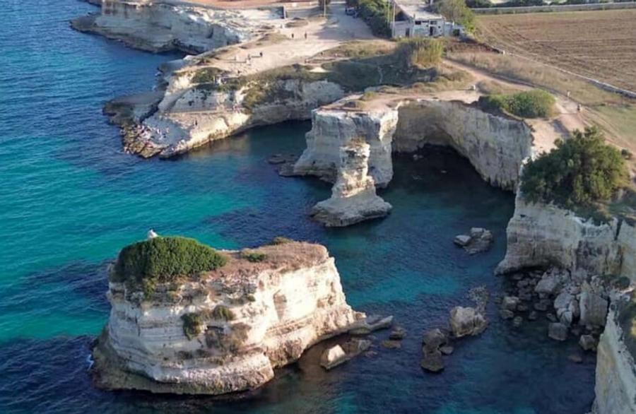 L'Italia saluta l'"Arco degli Innamorati" a San Valentino 