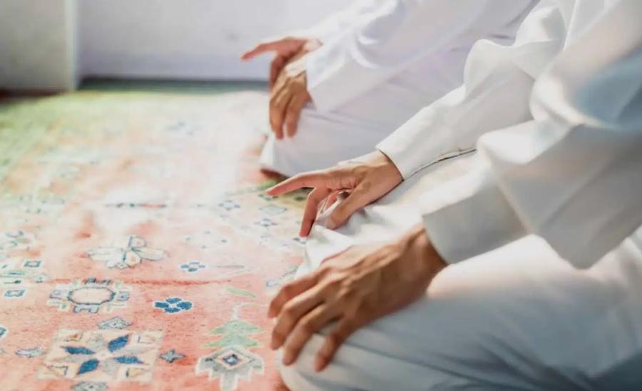 دور الصلاة والذكر في تعزيز الحياة الإيمانية