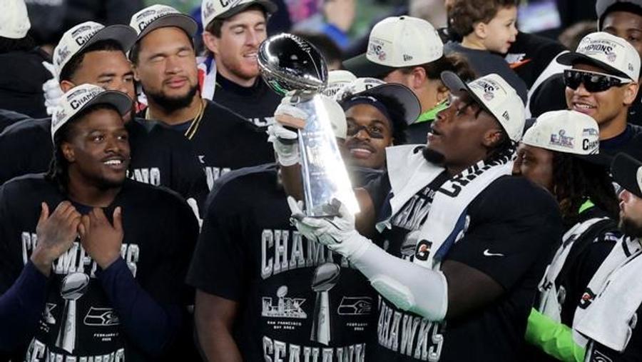 Seattle Seahawks defeat New England Patriots to win super bowl