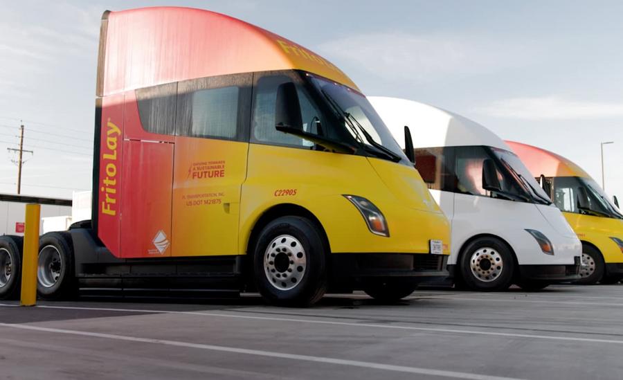 Musk afirma que la producción masiva del Tesla Semi comenzará en 2026