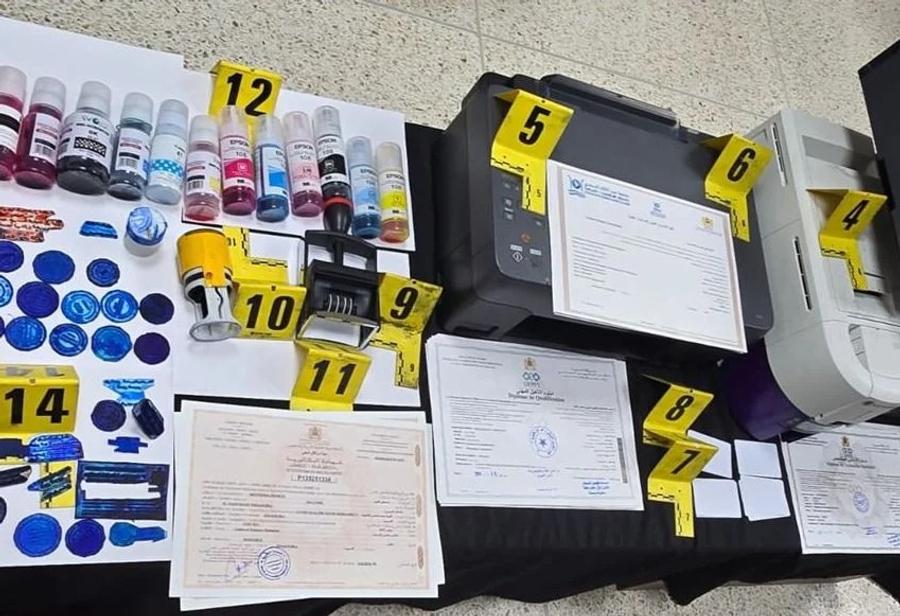 Tanger : démantèlement d’un réseau de falsification de diplômes et documents officiels