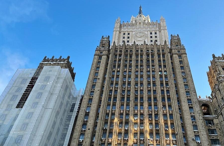 Russisches Außenministerium: Die Achsenmächte geben ihre Politik der Bekämpfung des Neonazismus auf
