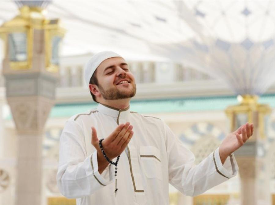 ما هي مقومات الإيمان الصادق؟