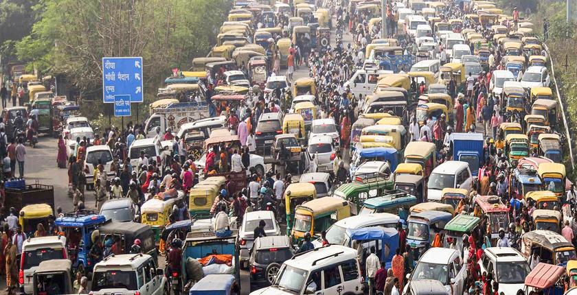 ग्रामीण मांग में उछाल के चलते जनवरी 2026 में भारत में वाहनों की खुदरा बिक्री में साल-दर-साल 17.61% की वृद्धि दर्ज की गई।