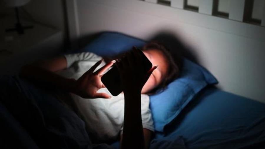 India: three sisters die by suicide after mobile phones are confiscated, raising online addiction concerns