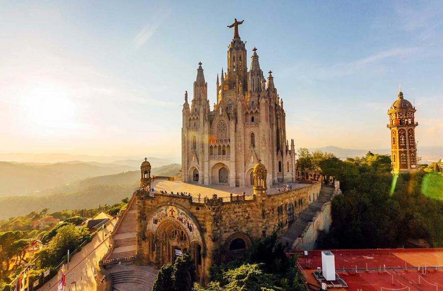 Guía de Barcelona destaca mejores épocas, lugares y gastronomía local
