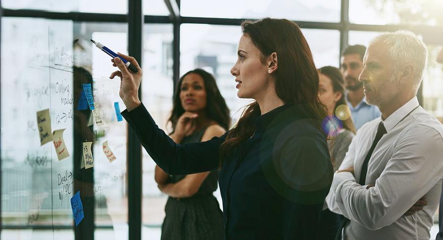 “Like a woman” campaign promotes global recognition of female leadership