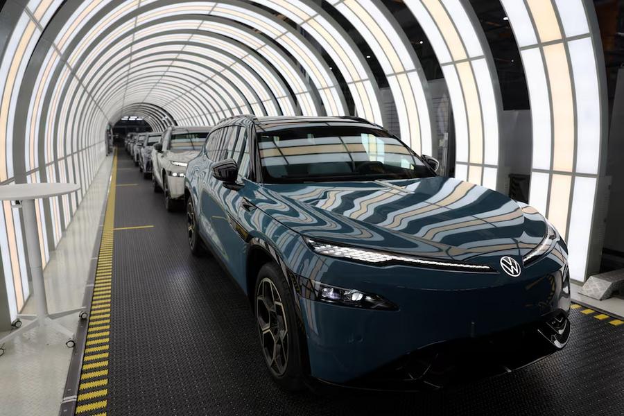 Volkswagen CEO urges German carmakers to learn from China’s industrial strategy