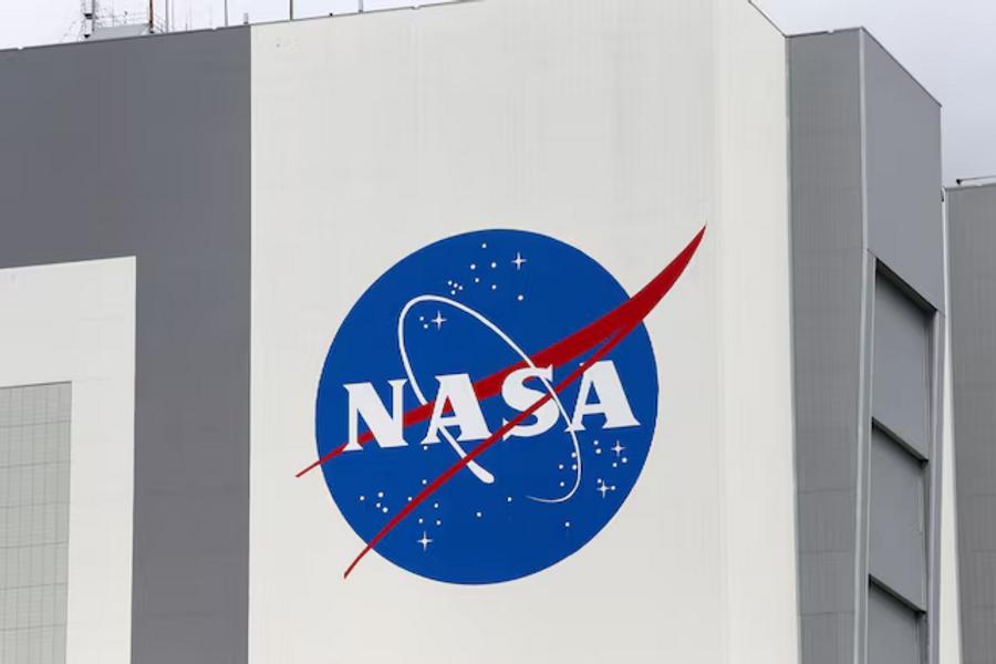 NASA shifts strategy from lunar orbital station to moon base