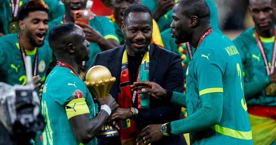 CAN 2025 : polémique autour de l’exposition du trophée au Stade de France