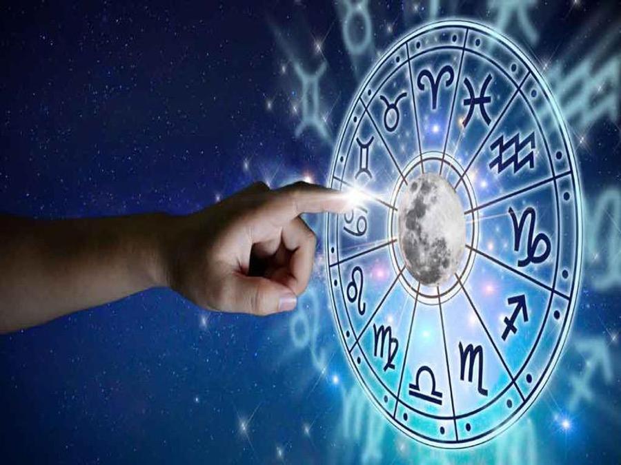ما حكم الإيمان بالأبراج؟