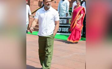 राहुल गांधी का कहना है कि प्रधानमंत्री मोदी की साख खराब हो चुकी है और संसद में पश्चिम एशिया पर चर्चा होने पर यह बेनकाब हो जाएगा।