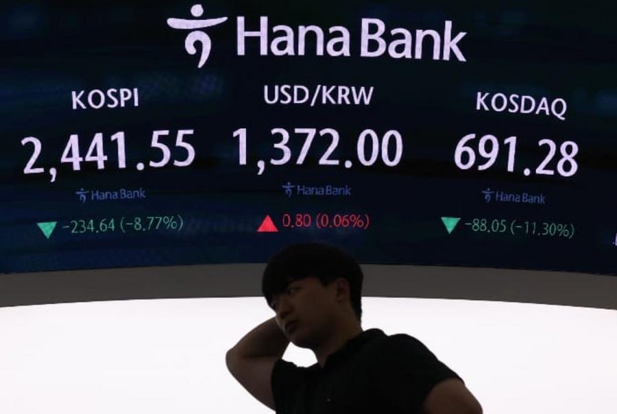Asian stock markets plunge as oil prices surge past $115